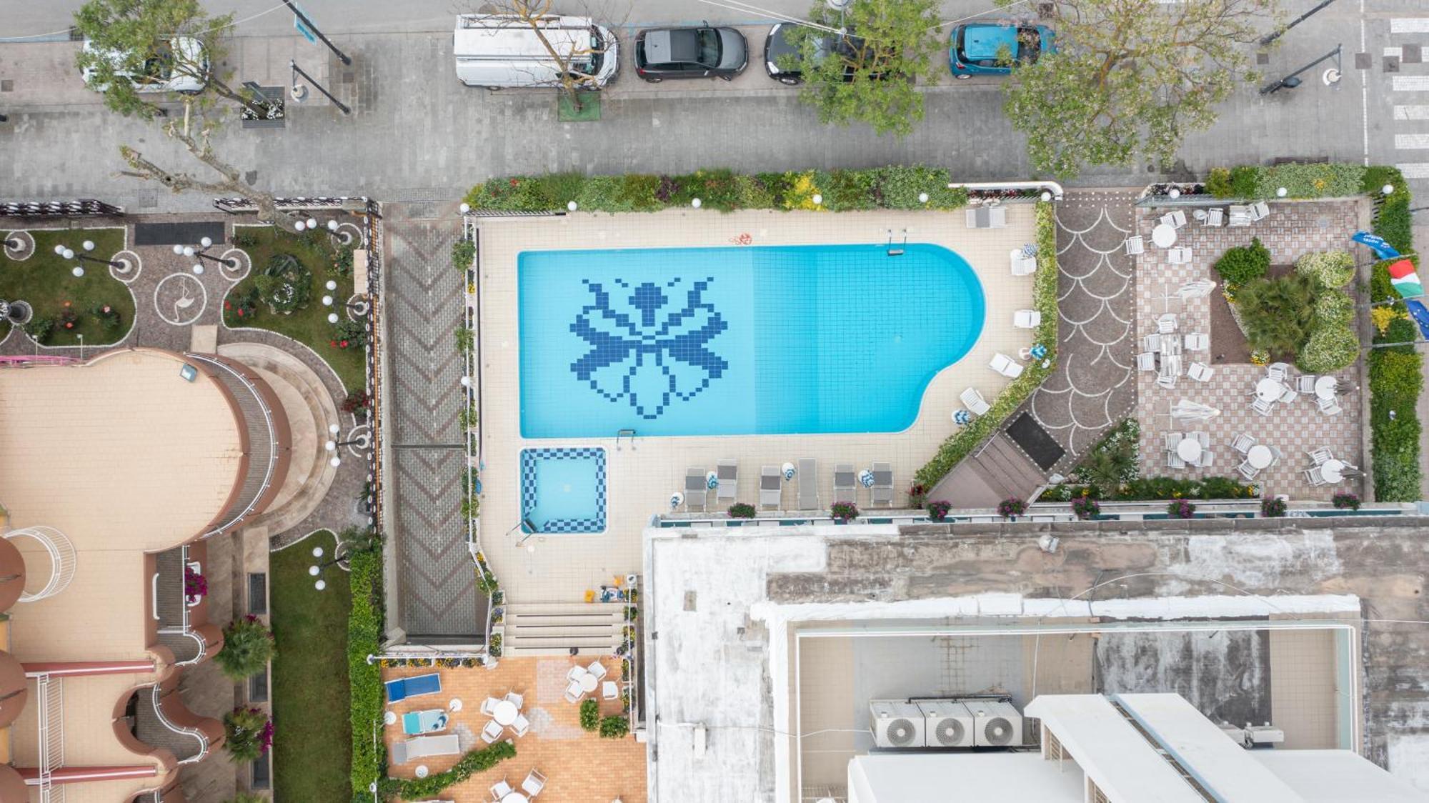Hotel Capitol Gatteo a Mare Exteriör bild